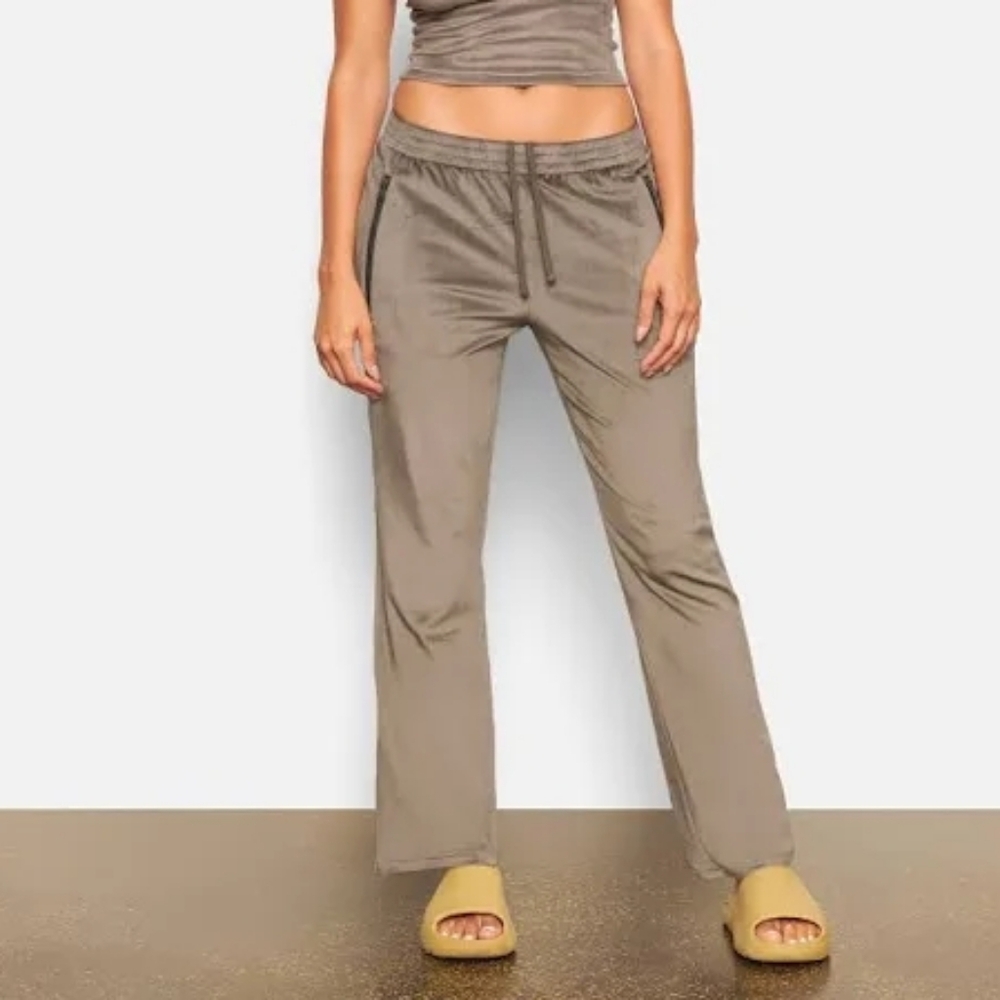 SKIMS Velour Pants